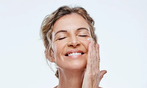 Verouderde huid doormiddel van een behandeling verbeteren